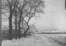 00000000 - 9776 - Ort unbekannt - Bäume am Fluß.jpg