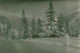 00000000 - 9688 - Ort unbekannt - Tal im Schnee - unbekannt.jpg